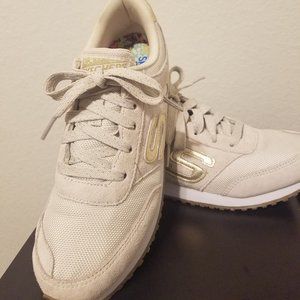 Skechers Gold Fever Retro Athletic Shoe